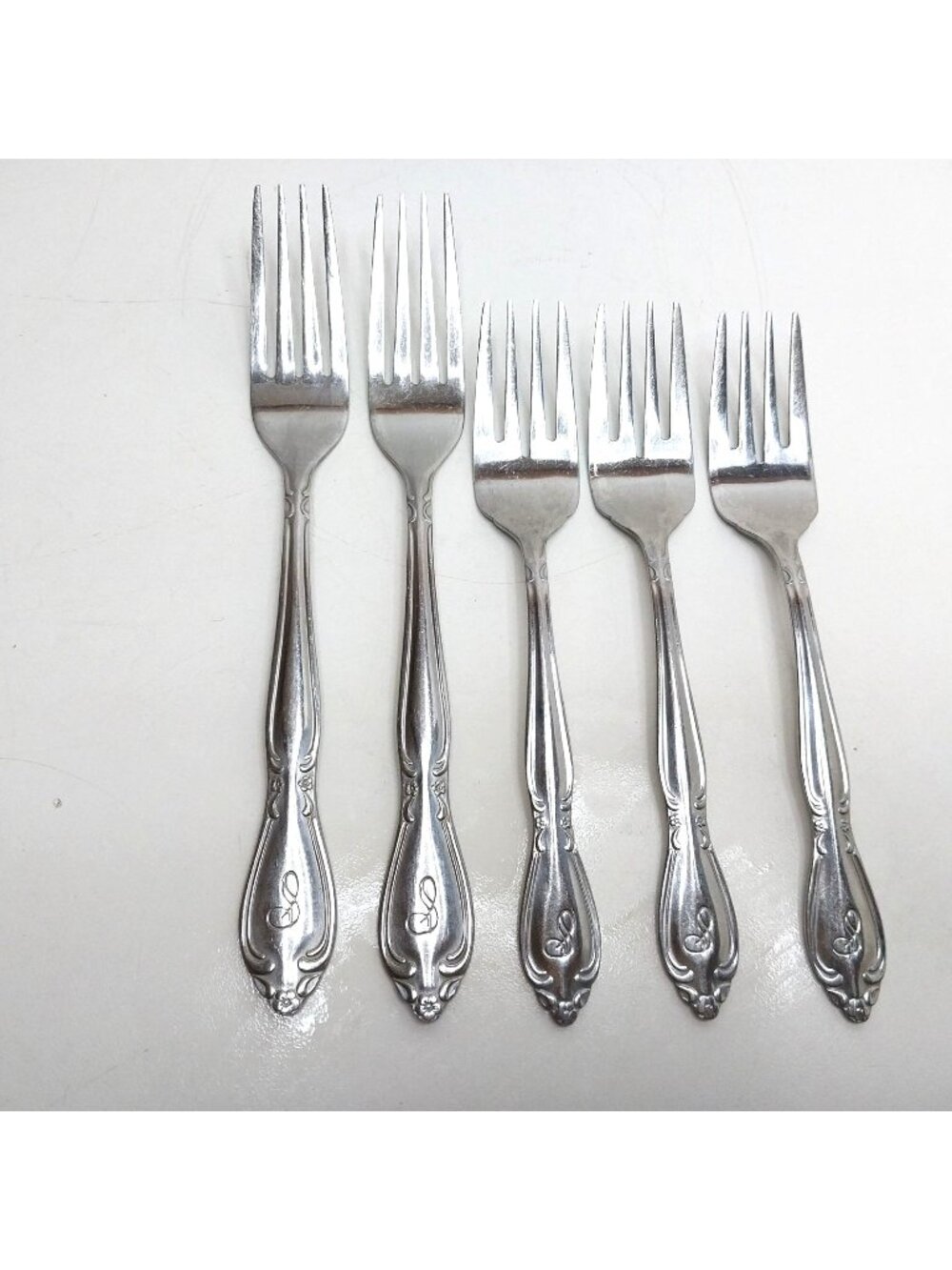 Customcraft Cus11 Set of 5 Monogrammed S 18/10 Stainless Steel Forks Floral